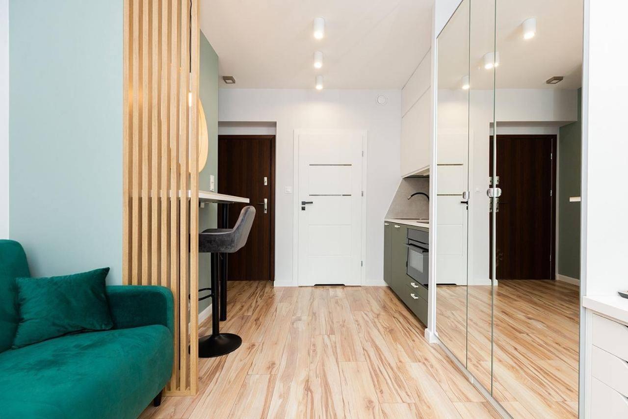 Easy & Comfortable, With Balcony, Very Close To The Center 바르샤바 외부 사진