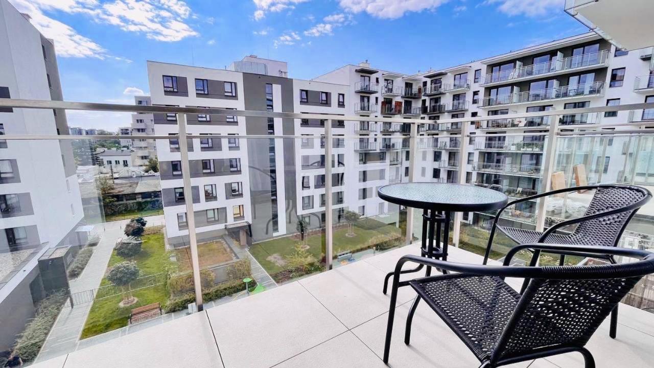 Easy & Comfortable, With Balcony, Very Close To The Center 바르샤바 외부 사진